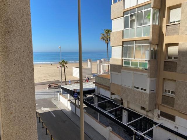 Apartamentos Turisticos Imar Cadiz Luaran gambar